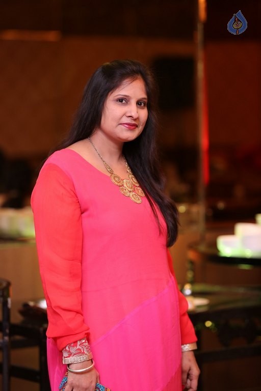 Pradeep and Radha Wedding Anniversary - 76 / 105 photos