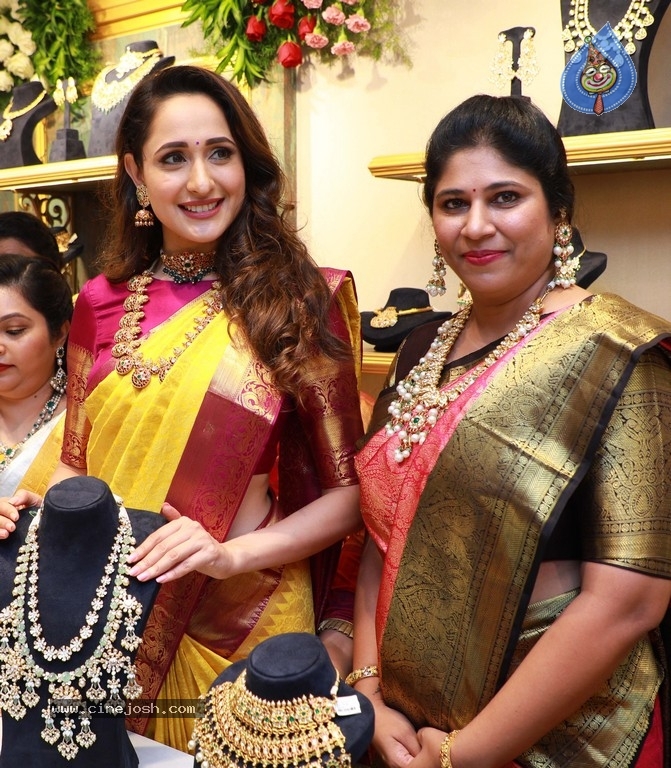 Hiya Designer Jewellery Showroom Launch - 5 / 51 photos