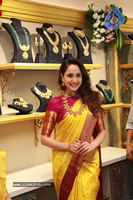 Hiya Designer Jewellery Showroom Launch - 6 / 51 photos