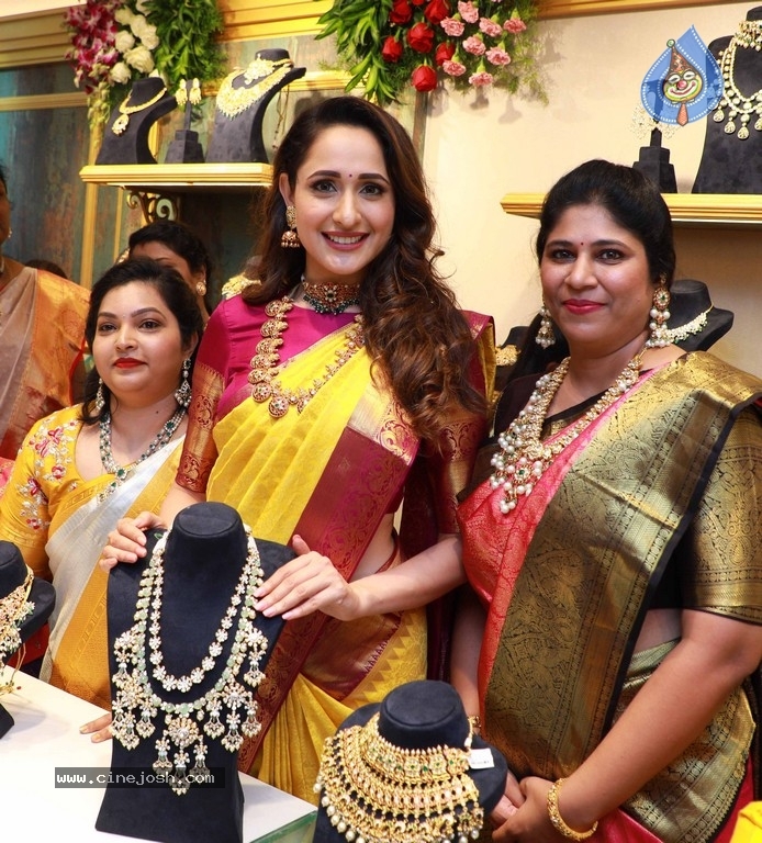 Hiya Designer Jewellery Showroom Launch - 23 / 51 photos