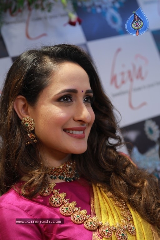 Hiya Designer Jewellery Showroom Launch - 26 / 51 photos