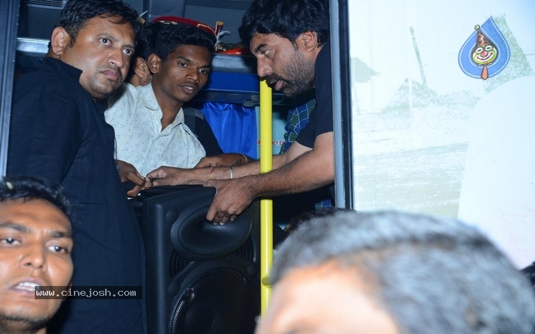 Prati Roju Panduga Movie Bus Tour Photos - 1 / 21 photos