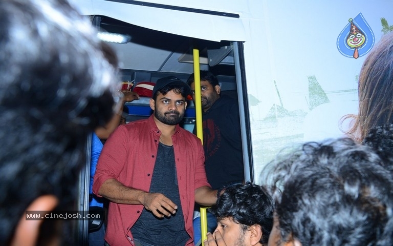 Prati Roju Panduga Movie Bus Tour Photos - 15 / 21 photos