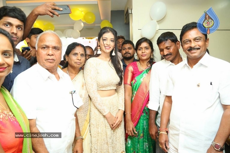 Priyanka Jawalkar Inaugurates Be You Salon - 10 / 30 photos