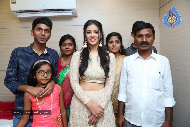 Priyanka Jawalkar Inaugurates Be You Salon - 23 / 30 photos