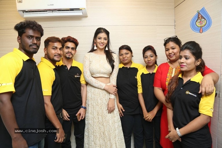 Priyanka Jawalkar Inaugurates Be You Salon - 25 / 30 photos