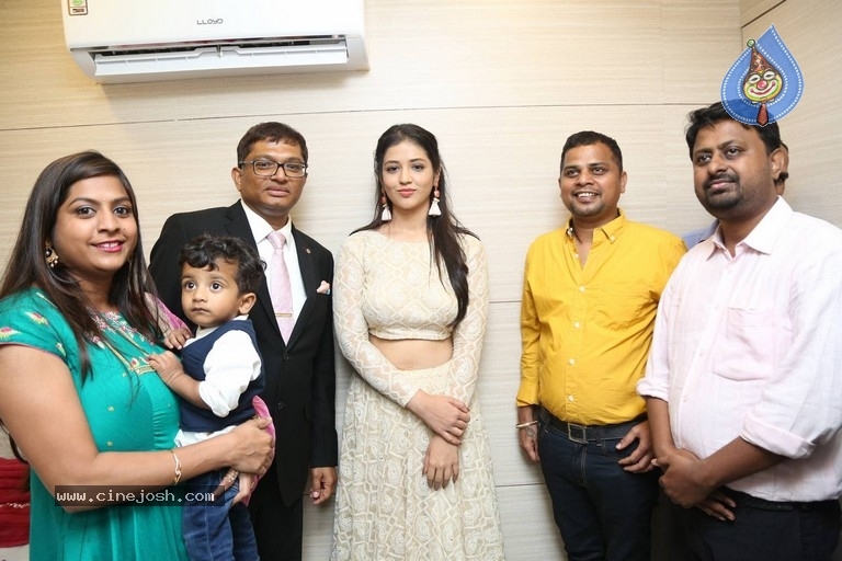 Priyanka Jawalkar Inaugurates Be You Salon - 30 / 30 photos