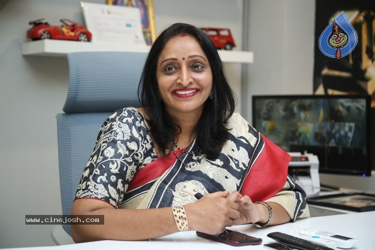 Producer Usha Mulpuri  Interview - 18 / 18 photos