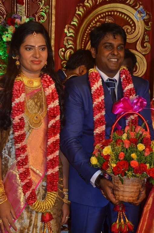 Producer Vinoth Kumar and Sindhu Wedding Reception - 23 / 42 photos