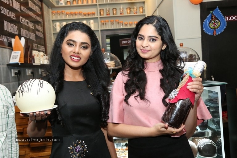 Purvi Thakkar and Sumaya Choco Launched The Chocolate Room - 5 / 18 photos