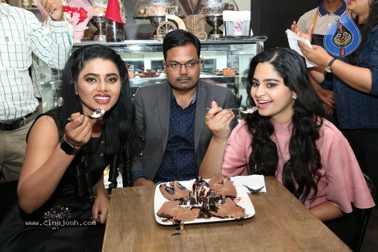 Purvi Thakkar and Sumaya Choco Launched The Chocolate Room - 6 / 18 photos
