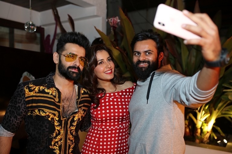 Raashi Khanna Birthday Celebrations - 26 / 27 photos