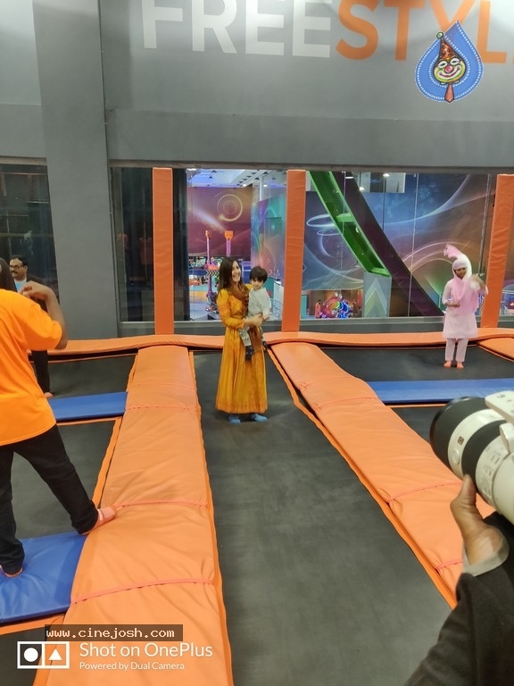 Raashi Khanna Uniquely Celebrate Birthday Sky Zone - 2 / 12 photos