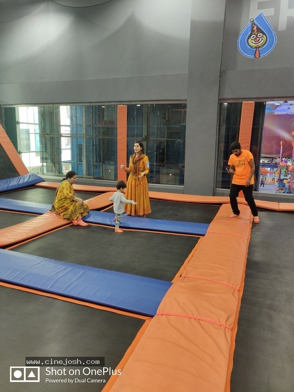 Raashi Khanna Uniquely Celebrate Birthday Sky Zone - 7 / 12 photos