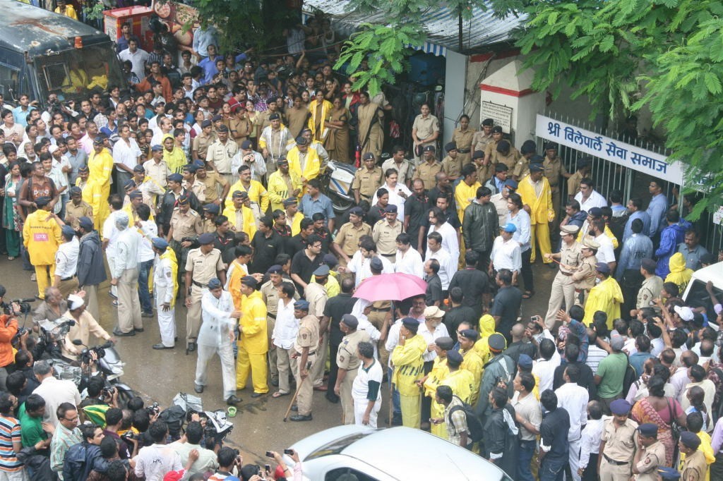 Rajesh Khanna Final Journey - 11 / 47 photos