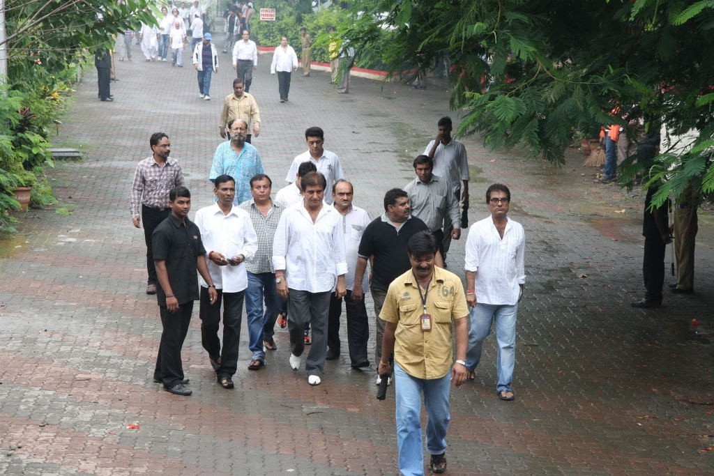 Rajesh Khanna Final Journey - 19 / 47 photos