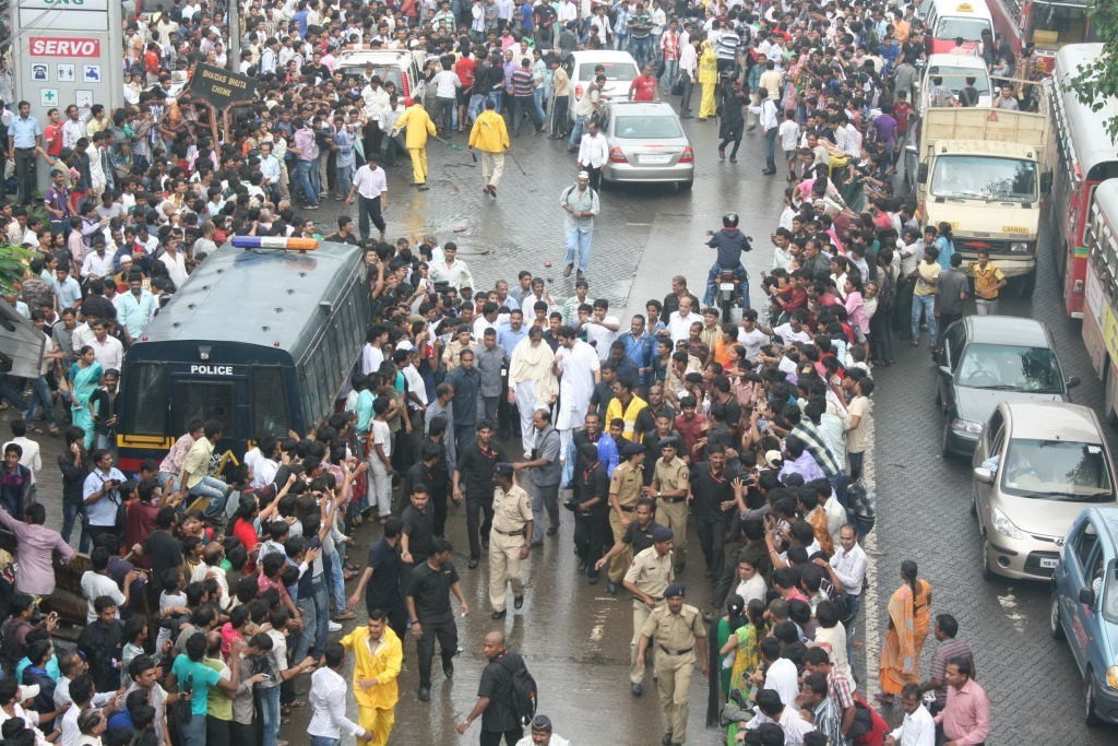 Rajesh Khanna Final Journey - 24 / 47 photos