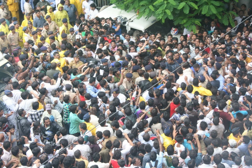 Rajesh Khanna Final Journey - 29 / 47 photos