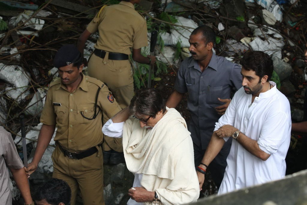 Rajesh Khanna Final Journey - 30 / 47 photos