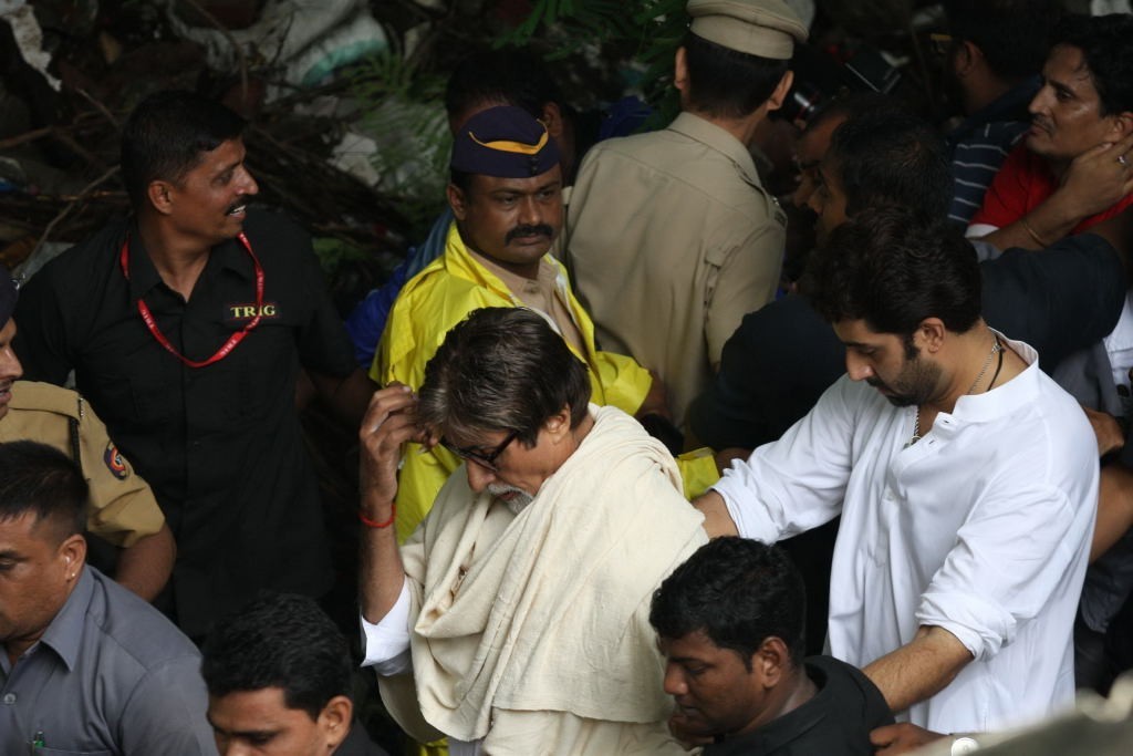 Rajesh Khanna Final Journey - 40 / 47 photos