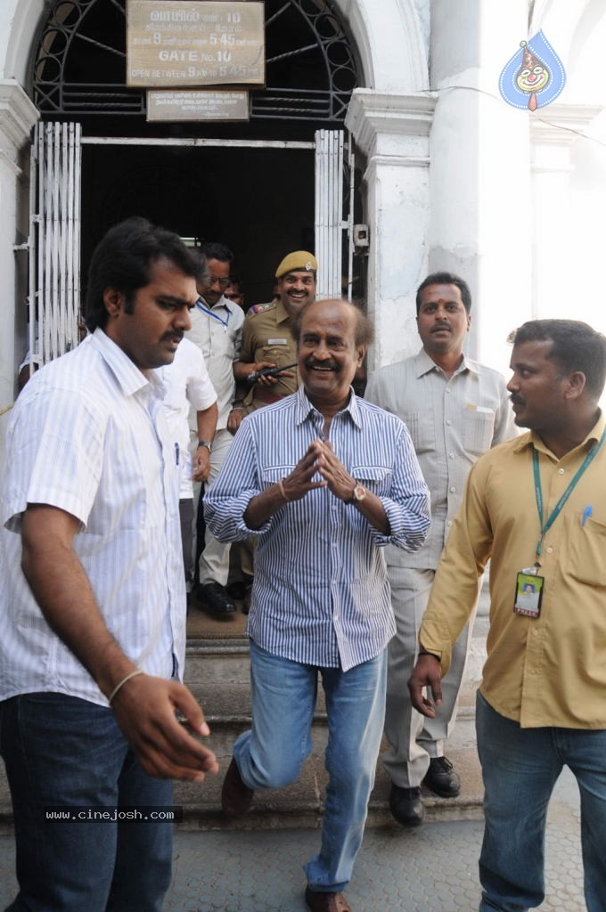 Rajinikanth meets CM Jayalalitha - 13 / 14 photos