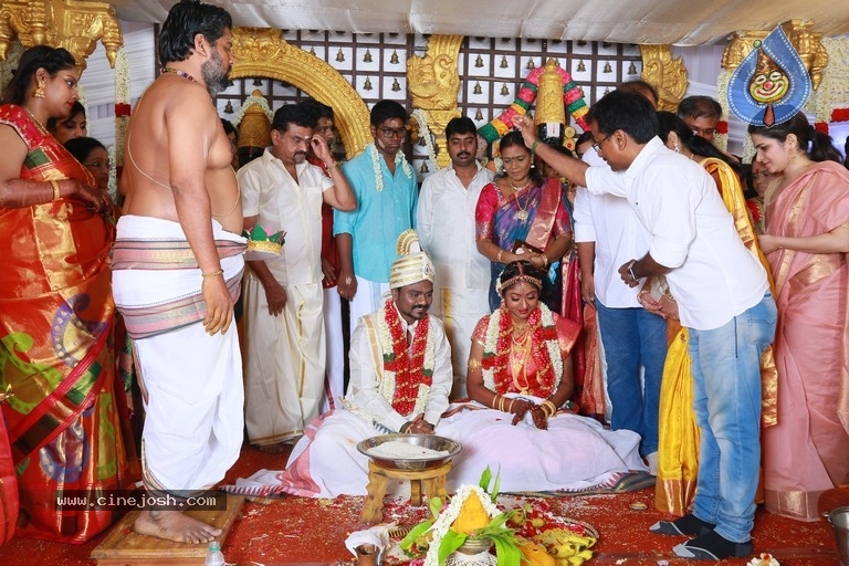 Rajkumar Periasamy And Jaswini Wedding Reception Photos - 4 / 14 photos