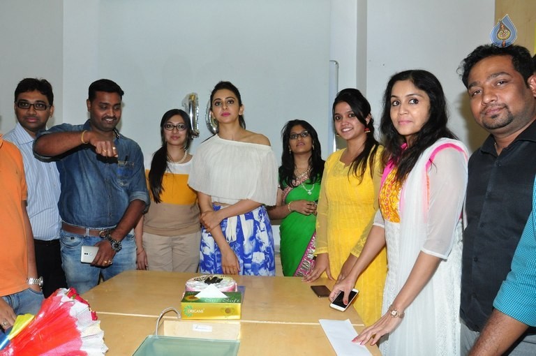 Rakul at Radio Mirchi 10th Anniversary Celebrations - 25 / 53 photos