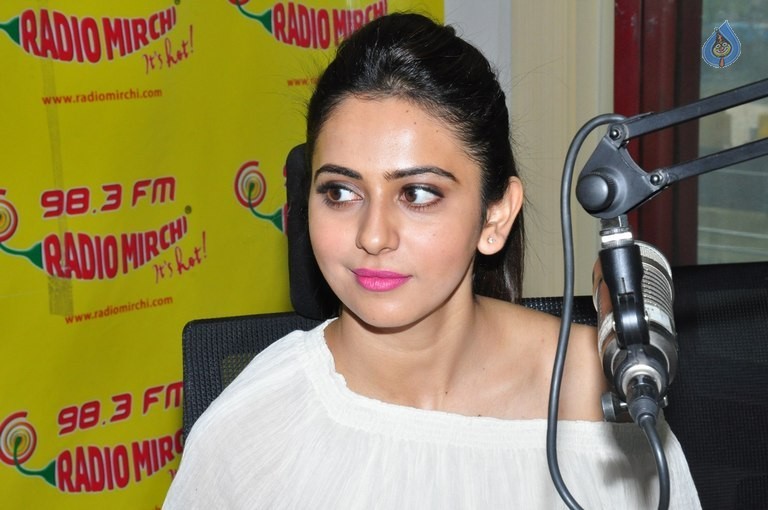 Rakul at Radio Mirchi 10th Anniversary Celebrations - 42 / 53 photos