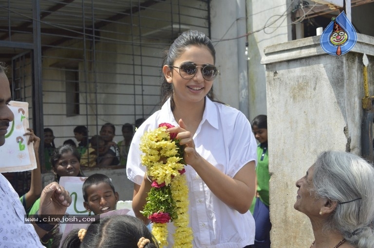 Rakul Birthday Celebrations at Cherish Orphanage Home - 12 / 19 photos