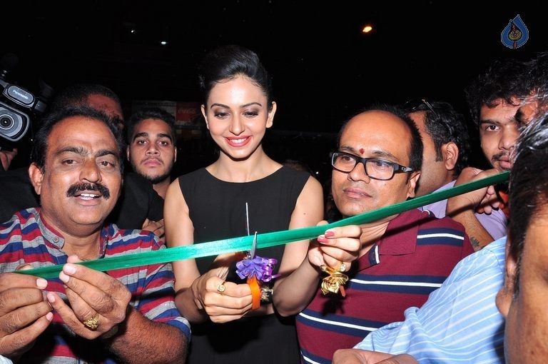 Rakul Launches Bahar Cafe Restaurant Photos - 4 / 30 photos