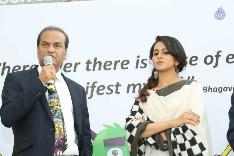 Rakul Preet Singh at Appollo Children's Day Celebrations  - 50 / 73 photos