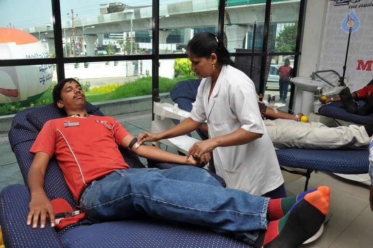 Ram Charan at KFC Employees Blood Donation Event - 33 / 81 photos