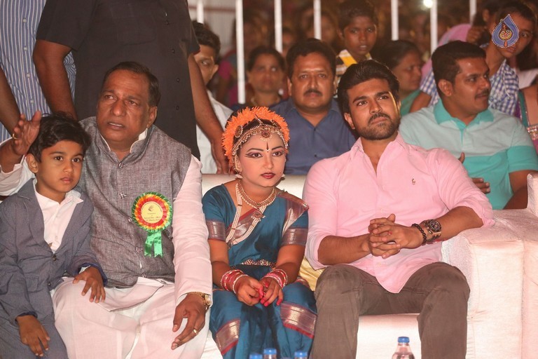 Ram Charan at Malla Reddy Engineering College - 22 / 62 photos