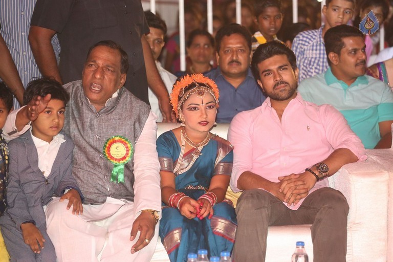 Ram Charan at Malla Reddy Engineering College - 60 / 62 photos