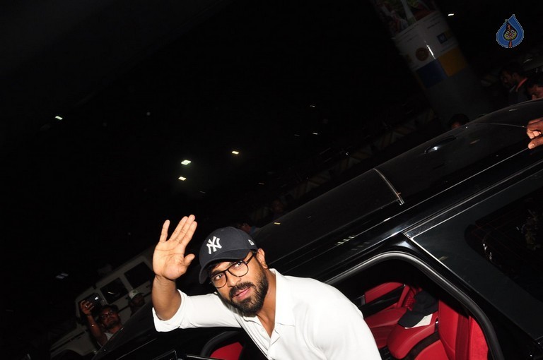 Ram Charan at Shamshabad Airport - 11 / 13 photos