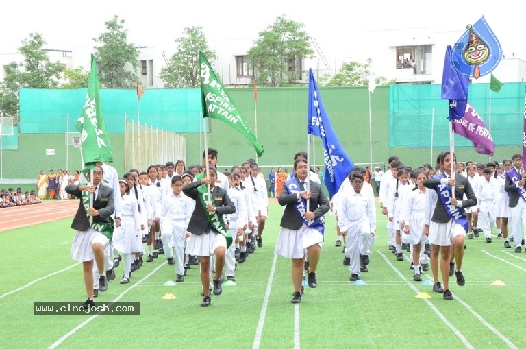 Ram Charan Celebrates Independence Day In Chirec School - 23 / 60 photos