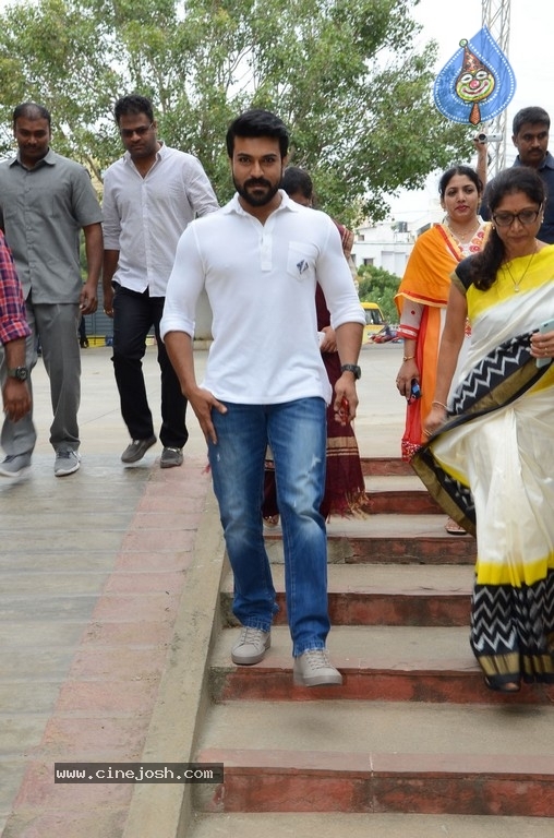 Ram Charan Celebrates Independence Day In Chirec School - 37 / 60 photos