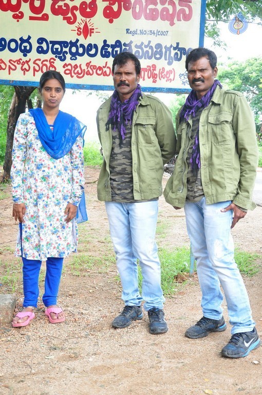 Ram Laxman Donates 1 Lakh for Sphoorthi Jyothi Foundation - 31 / 41 photos