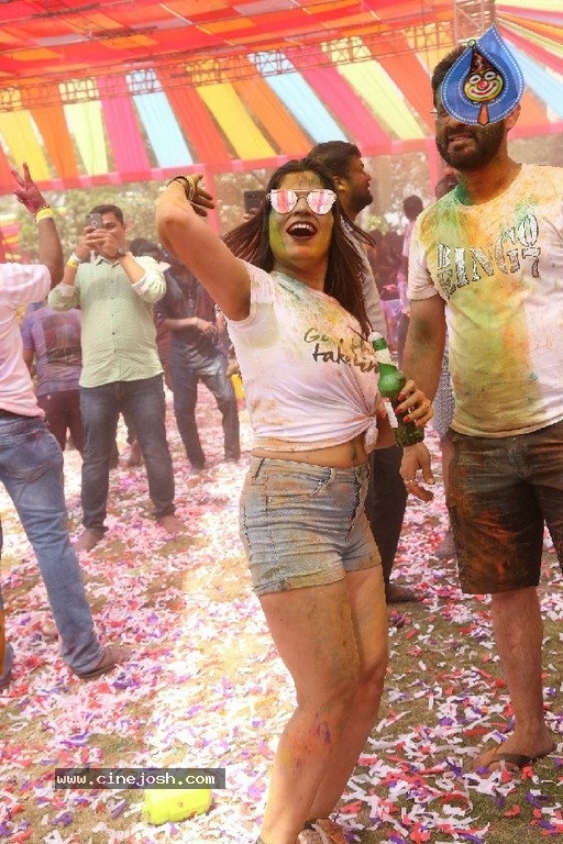 Rang Rave - 2019 Holi Celebrations - 4 / 27 photos