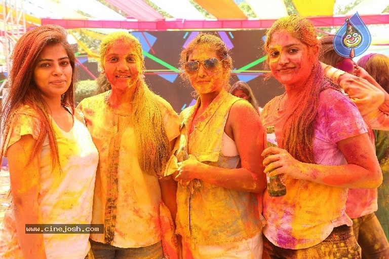 Rang Rave - 2019 Holi Celebrations - 9 / 27 photos