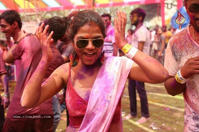Rang Rave - 2019 Holi Celebrations - 22 / 27 photos