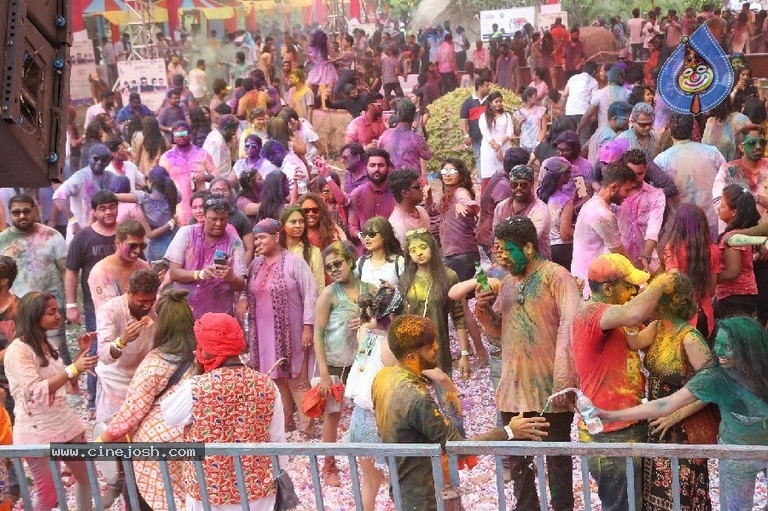 Rang Rave - 2019 Holi Celebrations - 25 / 27 photos