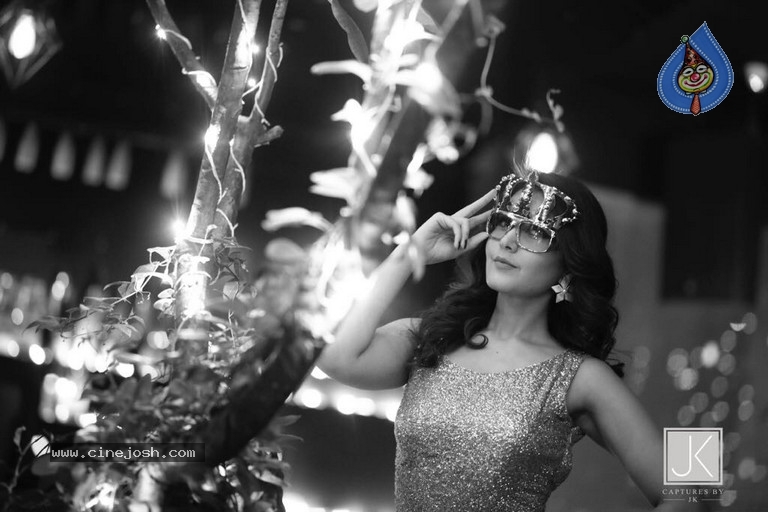 Rashi Khanna Birthday Celebrations - 19 / 42 photos