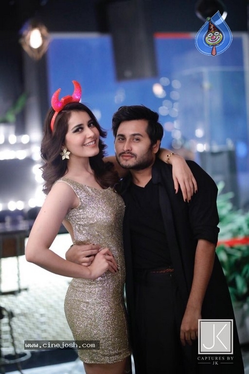 Rashi Khanna Birthday Celebrations - 29 / 42 photos