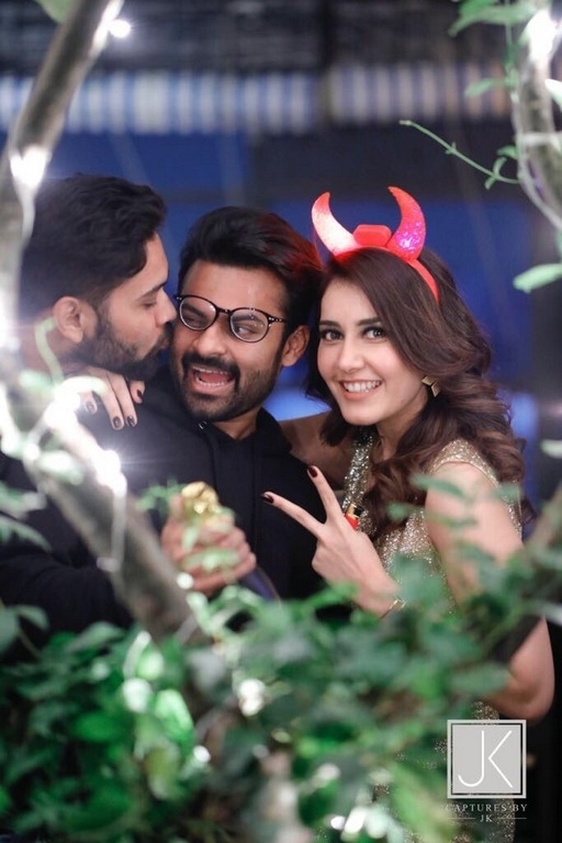 Rashi Khanna Birthday Party Photos - 12 / 12 photos