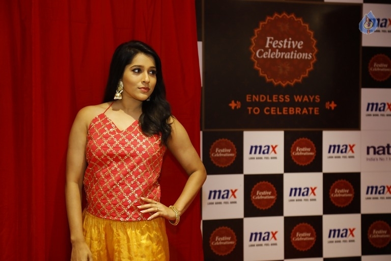 Rashmi at Max Fashion Presents 9 Looks For 9 Days Event - 8 / 13 photos