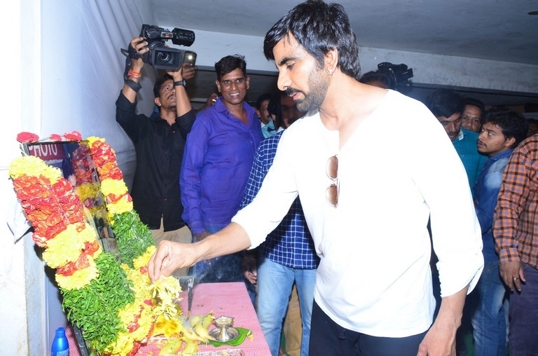 Raviteja at His Brother Bharath 11th Day Ceremony - 9 / 13 photos