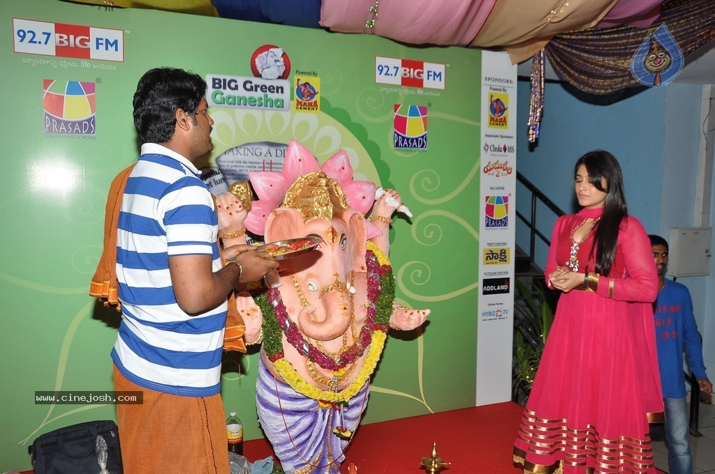 Regina at Big Green Ganesha 2014 - 10 / 108 photos