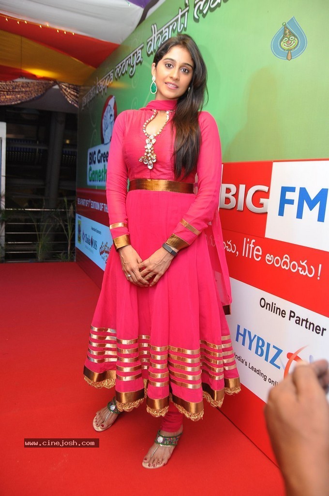 Regina at Big Green Ganesha 2014 - 50 / 108 photos