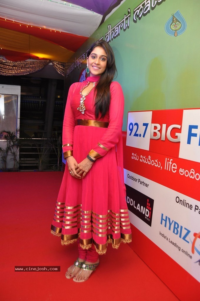 Regina at Big Green Ganesha 2014 - 80 / 108 photos